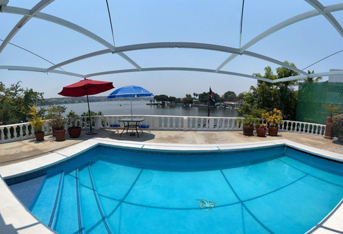 Casa A Orilla Del Lago De Tequesquitengo