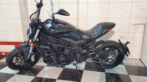 Imagen 2 de 14 de Benelli 3000