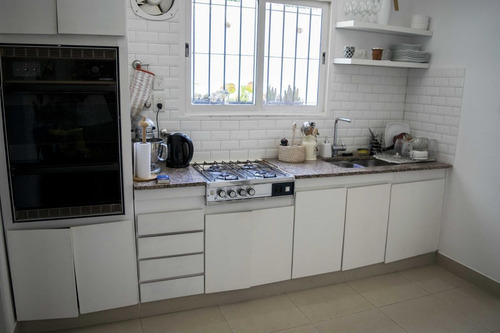 Imagen 8 de 22 de Casa En Venta 3 Ambientes Martinez