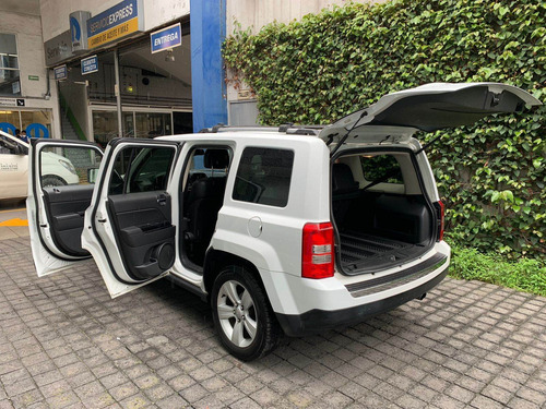 Imagen 8 de 15 de Jeep Patriot 2015 2.4 Latitud 4x2 Cvt