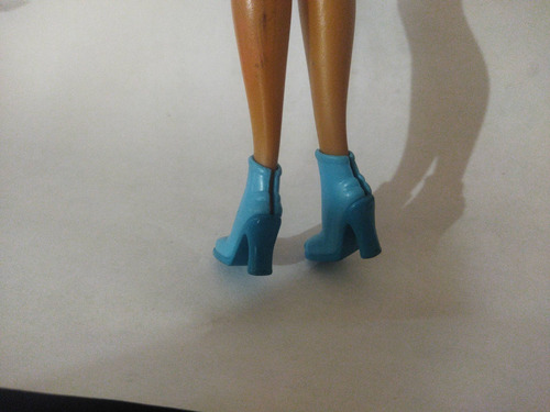 Barbie Ropa Accesorio Zapatillas Azules Cuadradas Tacón (Usado)