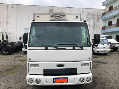 Imagem 2 de 8 de Ford Cargo 815 Ano 2011 Baú Refrigerado