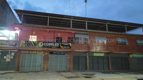  Inversión En Una Zona De Alto Trafico Vehicular Y Peatonal, En Pleno Corazon De Tocuyito, C.c Comercial Y Residencial De 3 Niveles, Costa De 8 Locales Comerciales 6 De Ellos A Pie De Calle