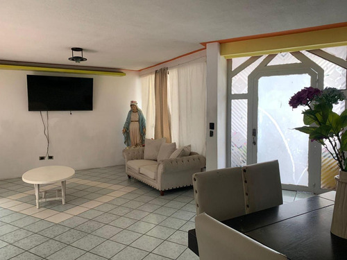 Casa En Venta En Co. La Pradera, Irapuato, Gto.