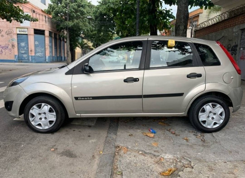 Imagem 8 de 12 de Ford Fiesta 1.6 Mpi Class Hatch 8v Flex 4p Manual