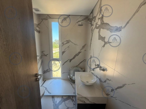 Casa En Venta Y Alquiler En Barrio Cerrado La Reserva De Montoya