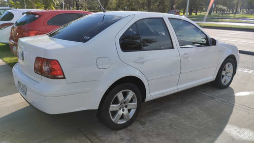 Imagen 2 de 17 de Volkswagen Bora 2013 2.0 Trendline 115cv