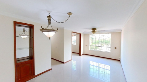 Apartamento En Venta En Prados Del Limonar, Cali