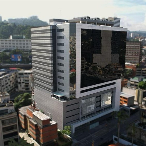 Local Comercial En Alquiler En Las Mercedes - Torre Premium