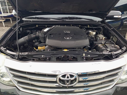 Imagen 16 de 16 de Toyota Fortuner Sr