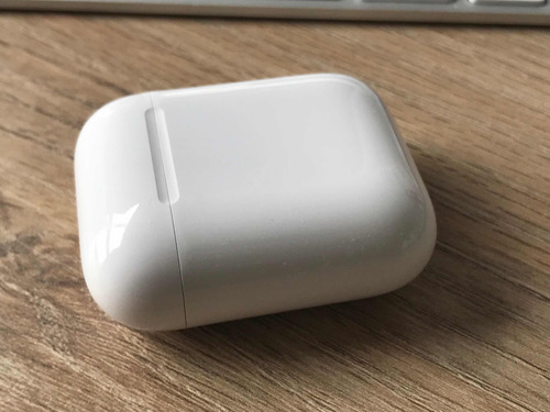 Air Pods A1602 / Solo Caja De Carga / Usada