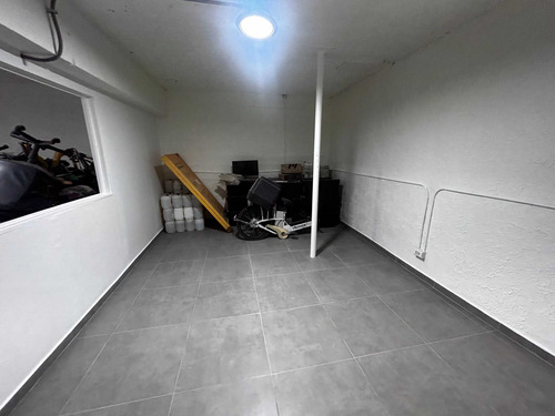 Amplio Local Esquina Av Las Condes 150m2 (92170)