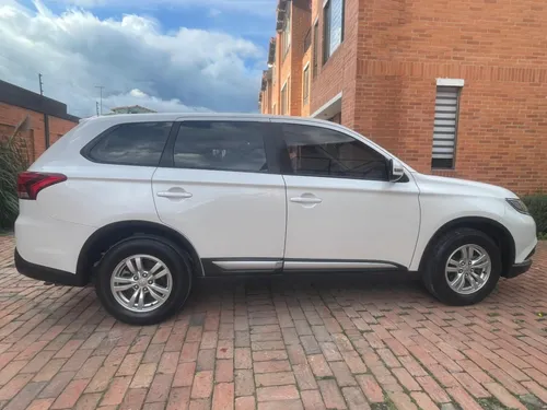 Mitsubishi Outlander Kaiteki 2.4 4x4 Lx 7 Puestos