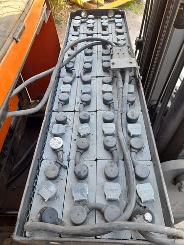 Imagen 4 de 11 de Apilador Reach Hombre A Bordo Cabinado Toyota Bt 1600kg