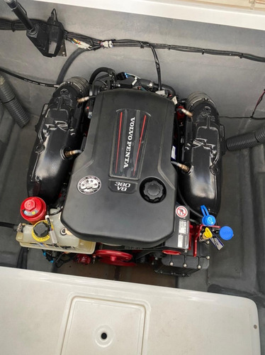 Imagem 11 de 13 de Phantom 303 2020 01 Volvo V8 380 Hp D Prop Gasolina 0 Hrs.
