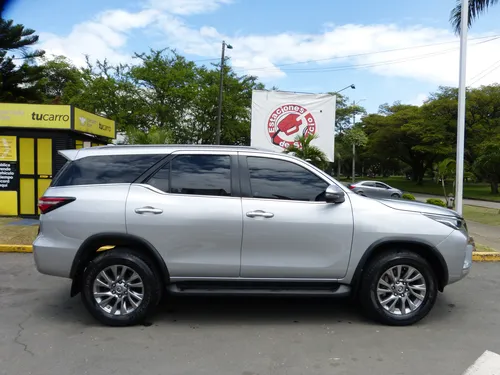 Toyota Fortuner Srv 2022 Diesel