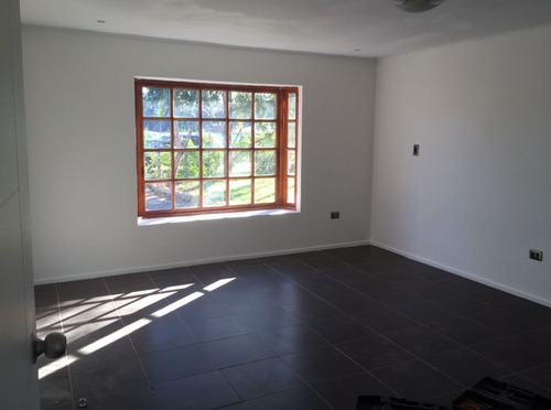 Arriendo Casa En El Oliveto, Condominio Seguro