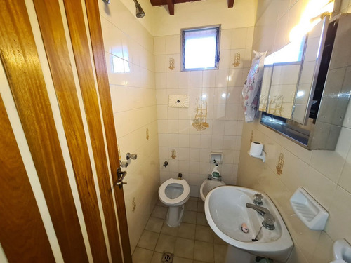 Chalet Estilo Español 5 Amb. En Piñeyro-avellaneda