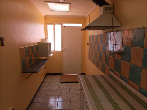 Casa En Venta. Villa Santa Carolina, Macul (107798)