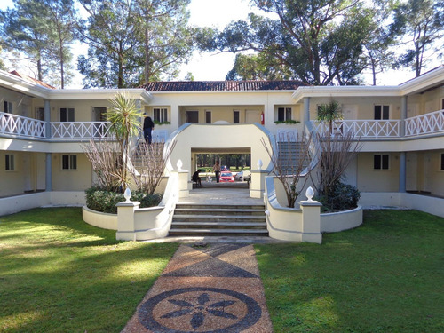 Semana Apart Al Bosque Frente De La Lagoon Cristal Punta Del Este Uruguay .un Lugar Unico