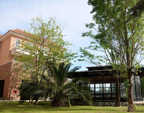 Alquiler Local En Pueblo Caamaño / Pilar - Centro Comercial Sobre Av. Caamaño