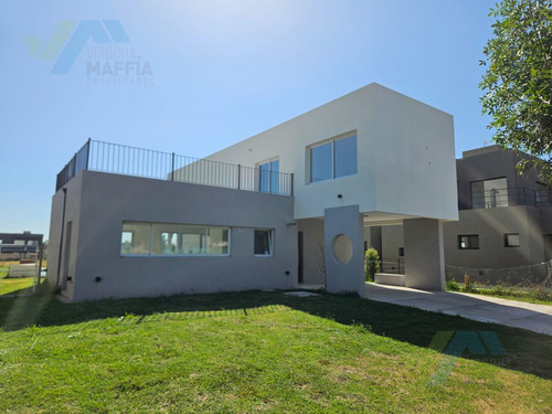 Casa 5 Ambientes En Venta - Barrio Cerrado Santo Tomás - Pilar
