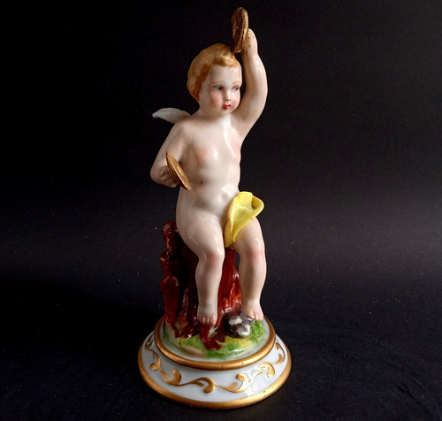Figura Antigua Porcelana Capodimonte Querubín Alado Sentado 