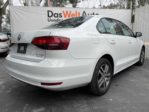 Imagen 5 de 14 de Volkswagen Jetta 2018 2.5 Trendline Mt