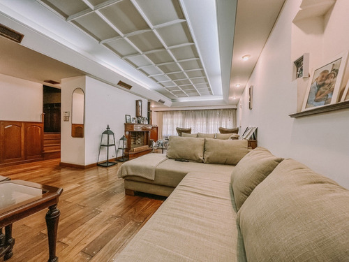 Imagen 6 de 26 de Espectacular Casa De Categoría En Lo Mejor De Adrogué Con Parque