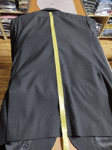 Imagen 2 de 3 de Ambo De Alpaca Gris Oscuro 3 Botones Pantalón Clásico