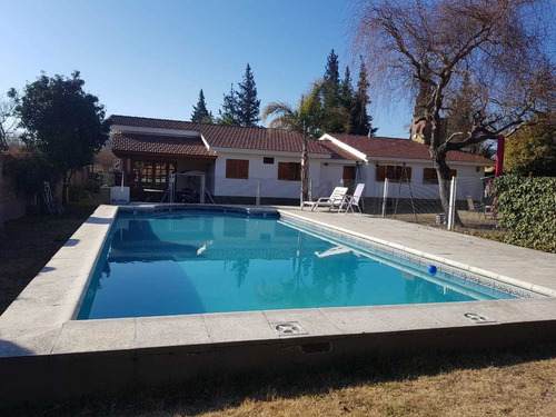 Venta De Hermosa Casa Con Terreno Amplio