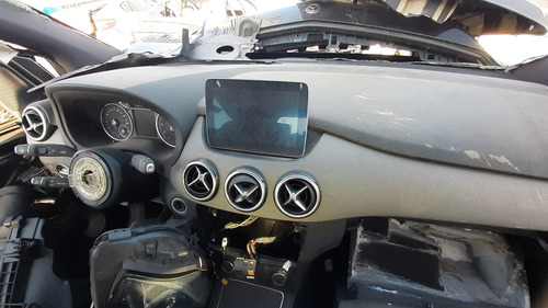 Sucata Mercedes B200 2017/2018 Para Retirada De Peças