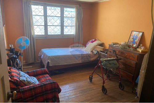 Casa En Macul: Espaciosa, Cómoda Y Bien Ubicada