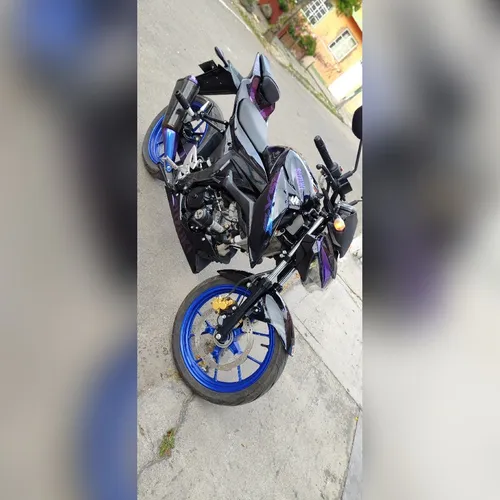 Moto Negra Llantas Nueva