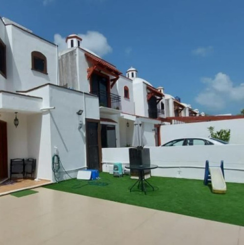 Casa, Calle Rio Duero No. 24, Manzana 37 Residencial La Castellana, Sm 50, Cancún Benito Juárez Quintana Roo. (mm14di)