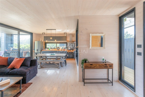 Casa En Venta De 3 Dorm. En Pichilemu