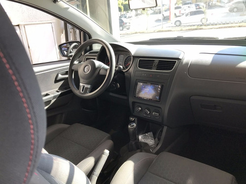 Imagem 7 de 12 de Volkswagen Crossfox 1.6 Mi 8v