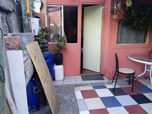 Casa En Venta De 4 Dorm. En Estación Central