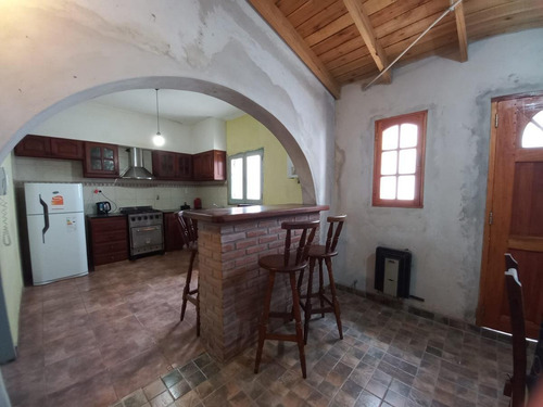 Imagen 22 de 27 de Casa 3 Dormitorios - Barrio El Carmen - Berisso-123 31 Y 32
