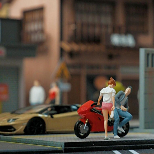 Escala 1:64 Tiny Girl Pessoas Diorama Cenário Ferrovia