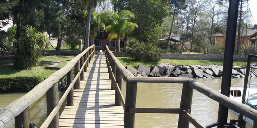 Casa En Venta - 3 Dormitorios 1 Baño - 2.322mts2 - Primera Sección, Escobar