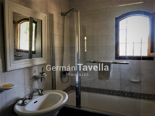 Imagen 25 de 30 de Venta Gran Casa 4 Ambientes Parque Leloir Parque Y Piscina
