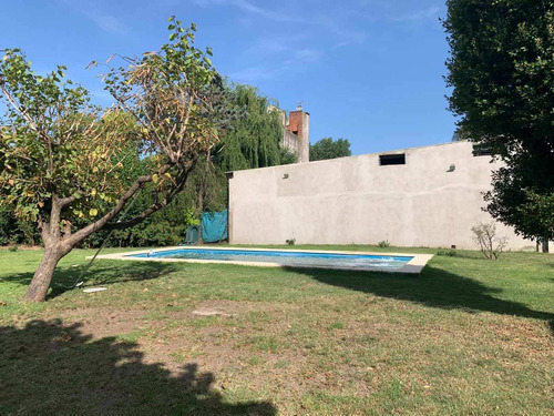 Imagen 23 de 30 de Venta De Quinta En Villa Luzuriaga Con Piscina