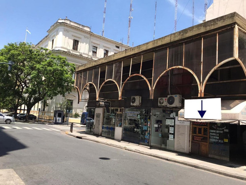 Venta Local, B° Monserrat.-