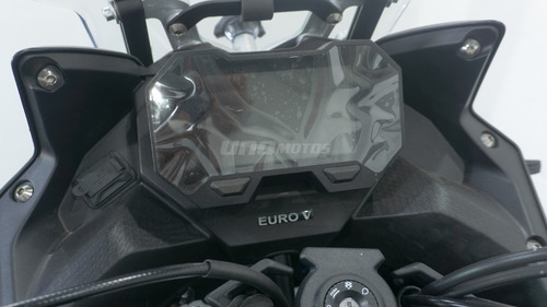 Imagen 7 de 24 de Voge 650 Dsx Moto Touring Con Baules De Regalo 2023
