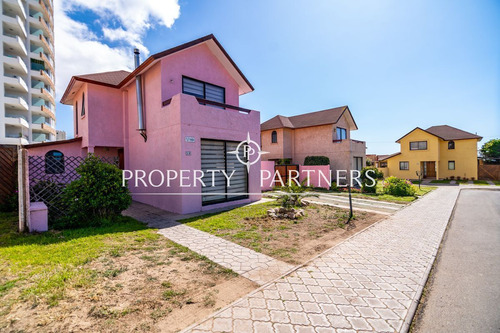 Casa En Condominio Cerrado En La Herradura