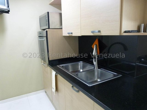 Apartamento Con Excelente Mantenimiento Y En Edificio En Muy Buenas Condiciones San Luis 24-9708 - Jca