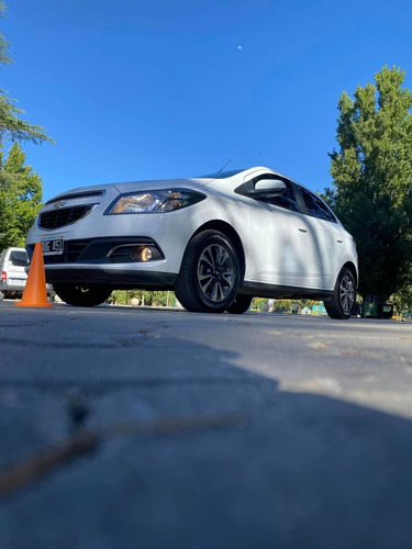 Imagen 3 de 11 de Vendo - Financio Chevrolet Onix Ltz 2015 Full