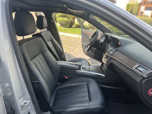 Mercedes Benz E400 Sedan