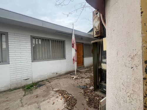 Recuperado Banco Local Comercial De 590 M2 , Los Andes.